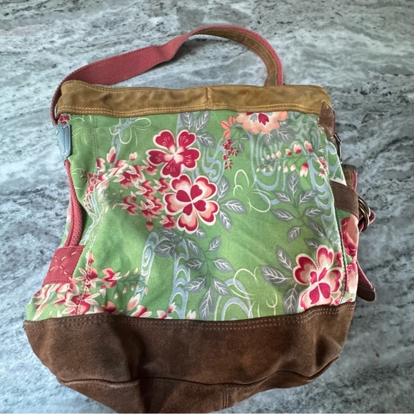 Lucky Brand Floral Crossbody Bucket Bag with Suede Trim - Picture 7 of 13